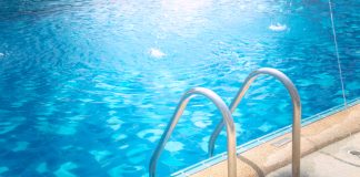 Aké hodnoty vody v bazéne pravidelne kontrolujeme?