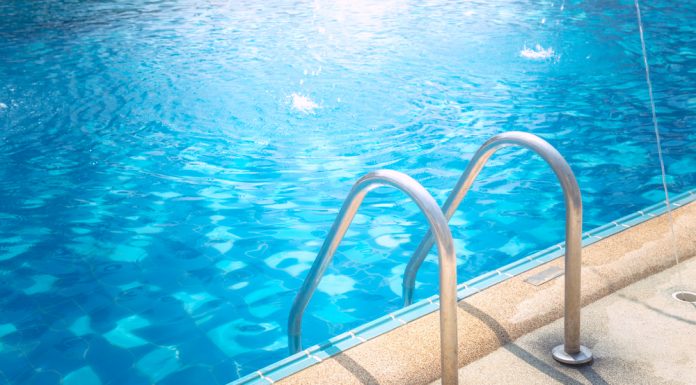 Aké hodnoty vody v bazéne pravidelne kontrolujeme?